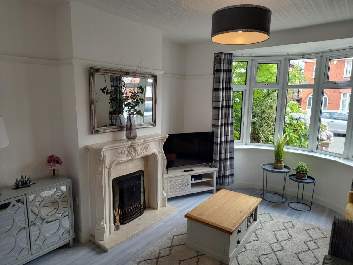 Wavertree Drive 3 Bed Contractor In * Leicester