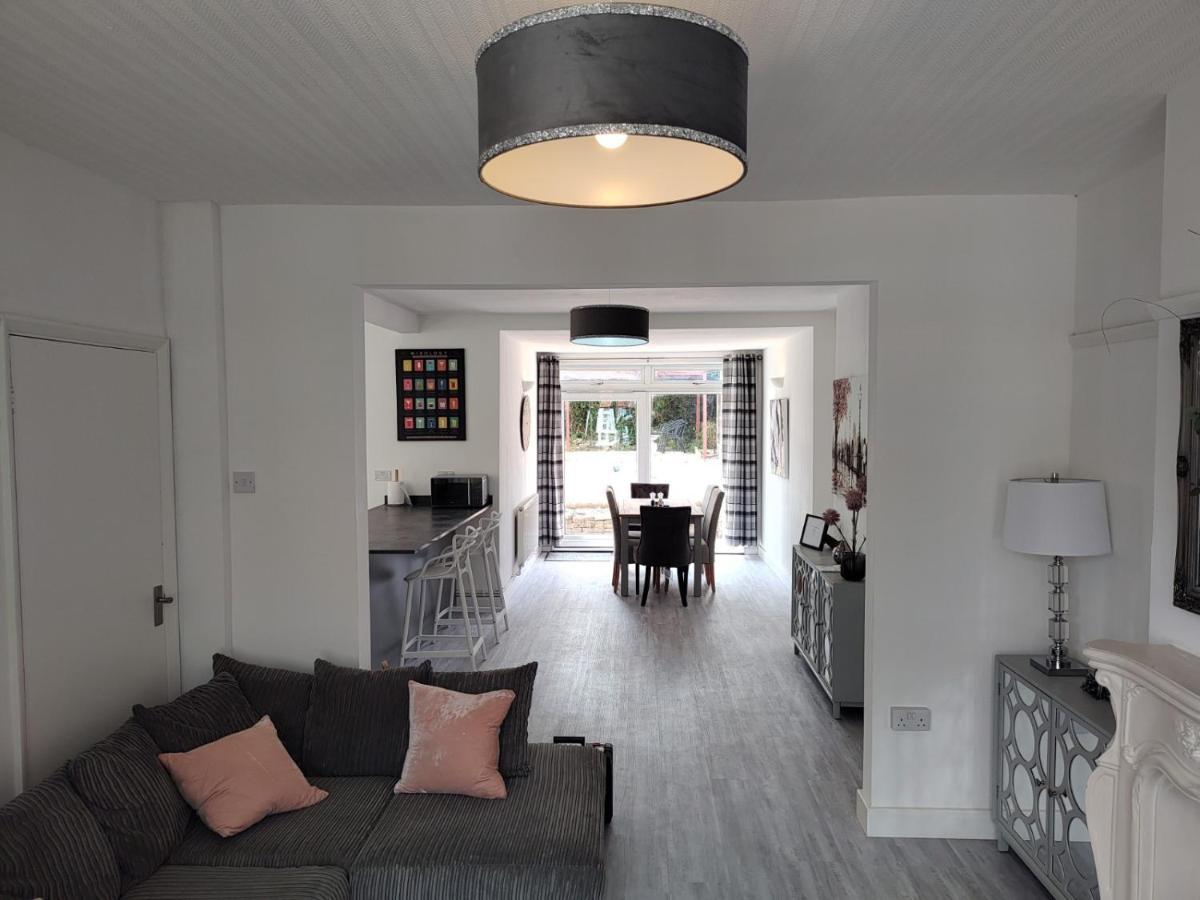 Holiday home Wavertree Drive 3 Bed Contractor In *