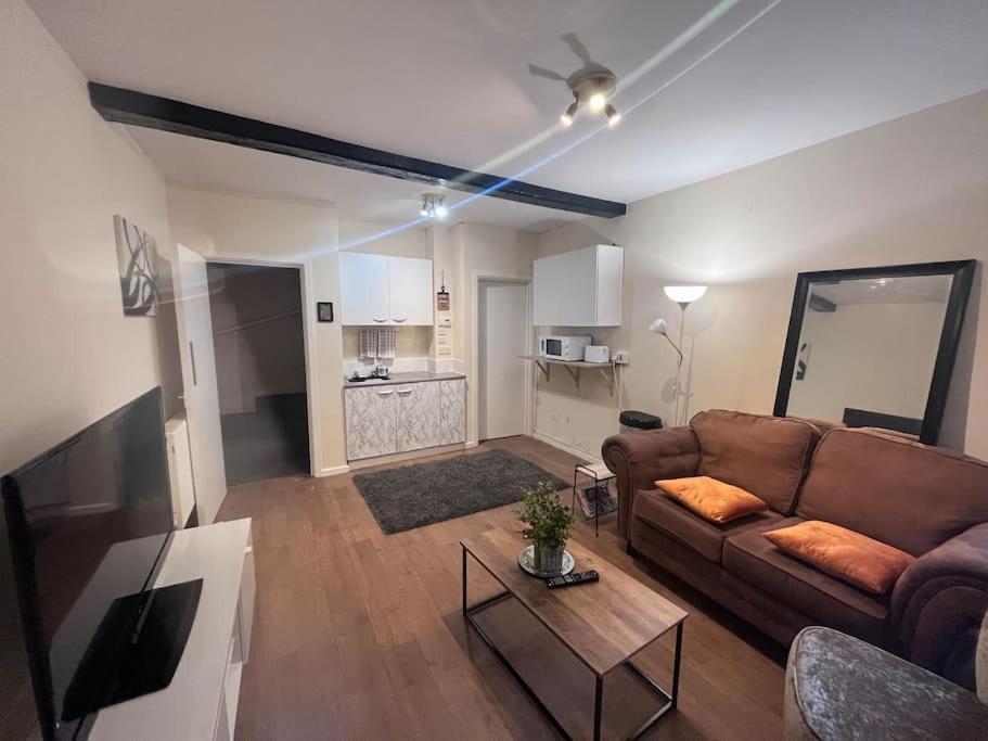 Beautiful 1 Bedroom Maisonette