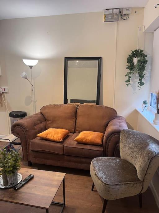Beautiful 1 Bedroom Maisonette Apartment *