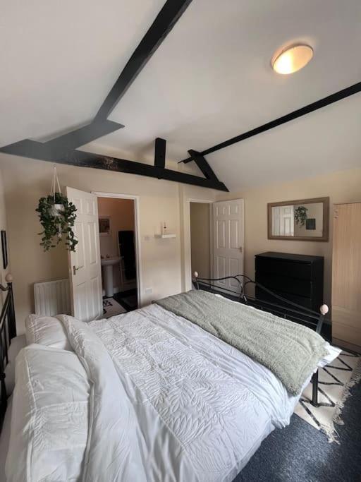Beautiful 1 Bedroom Maisonette