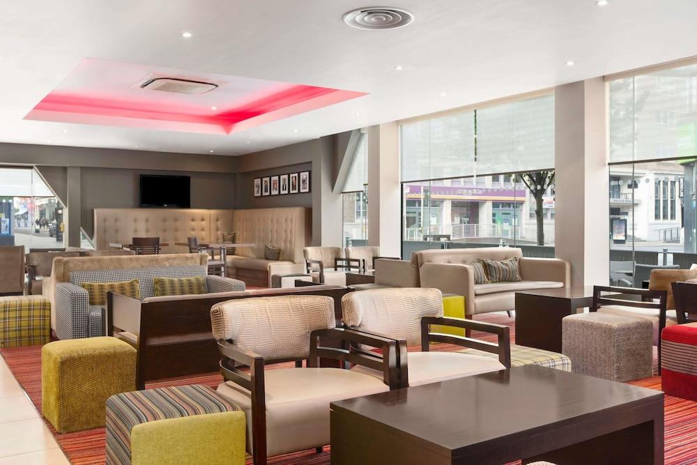 Ramada Encore Centre Hotel 3*