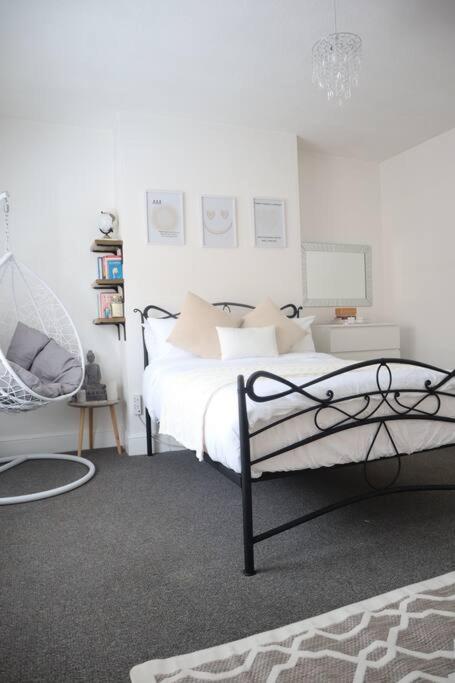 Spacious 1 Bedroom Apartment