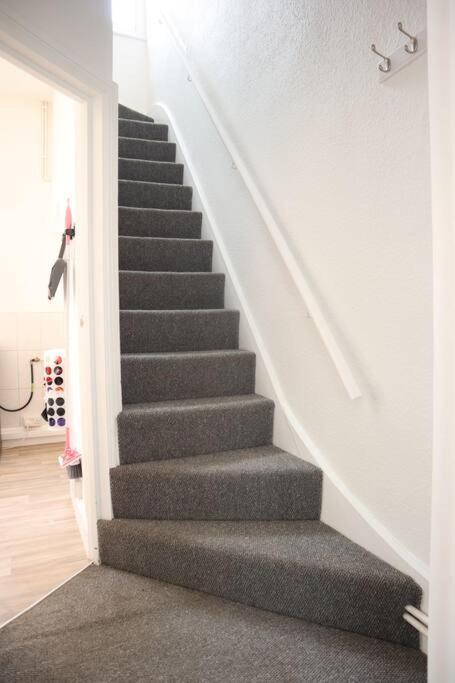 Apartment Spacious 1 Bedroom *