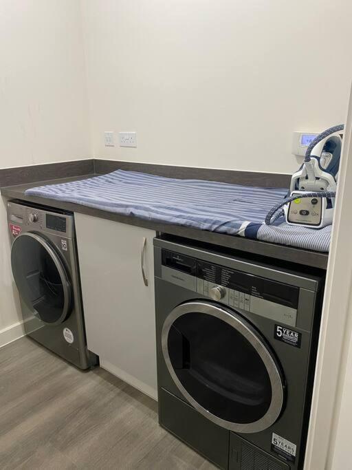 4-room Detached Furnished With Parking Leicester