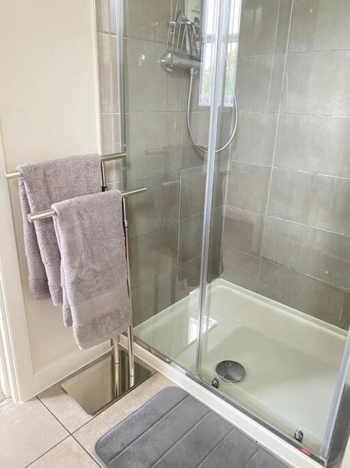 Apartment 4-room Detached Furnished With Parking