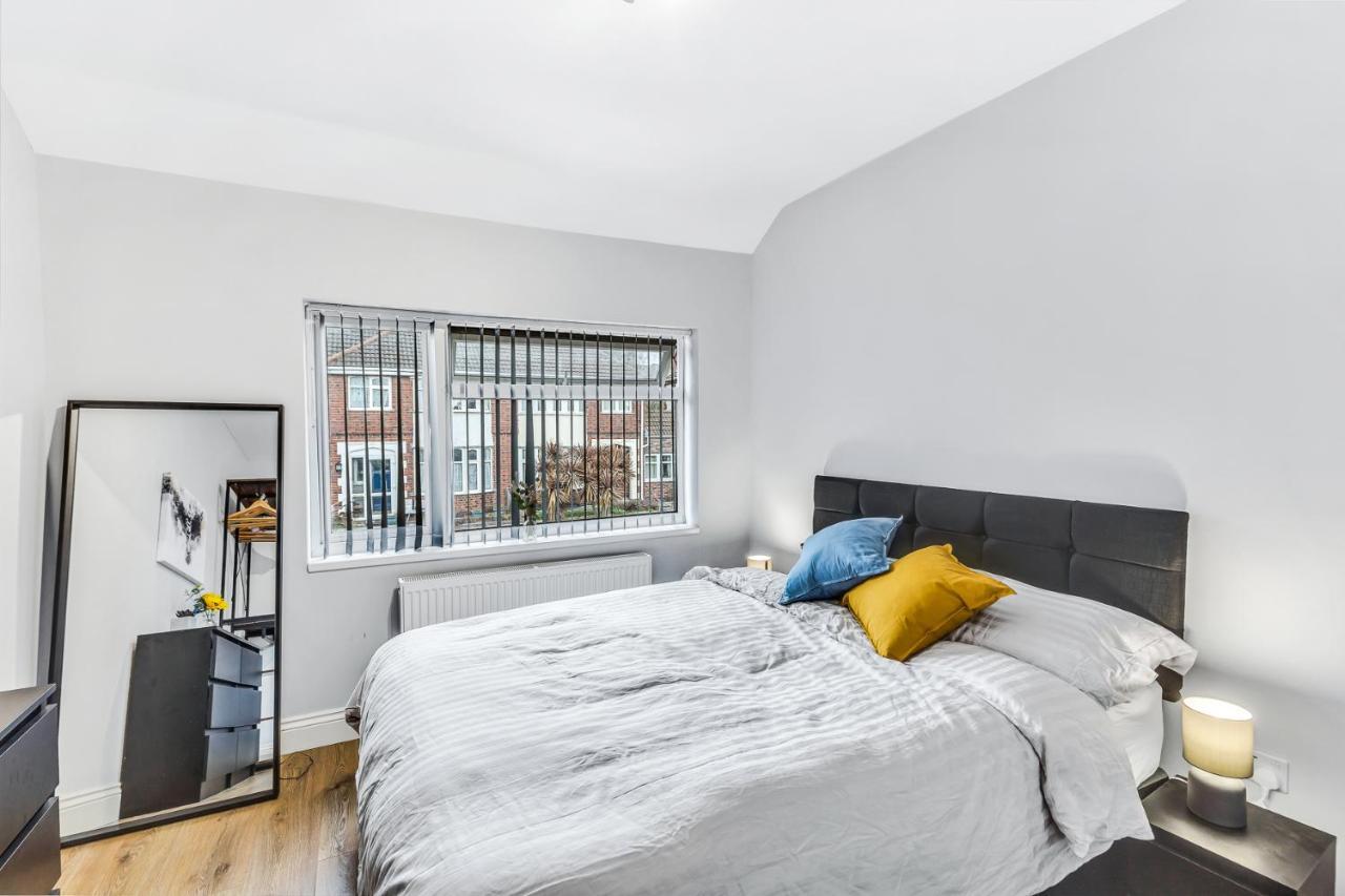 Superb 2 Bedroom Flat Le2, Sleeps Up To 5