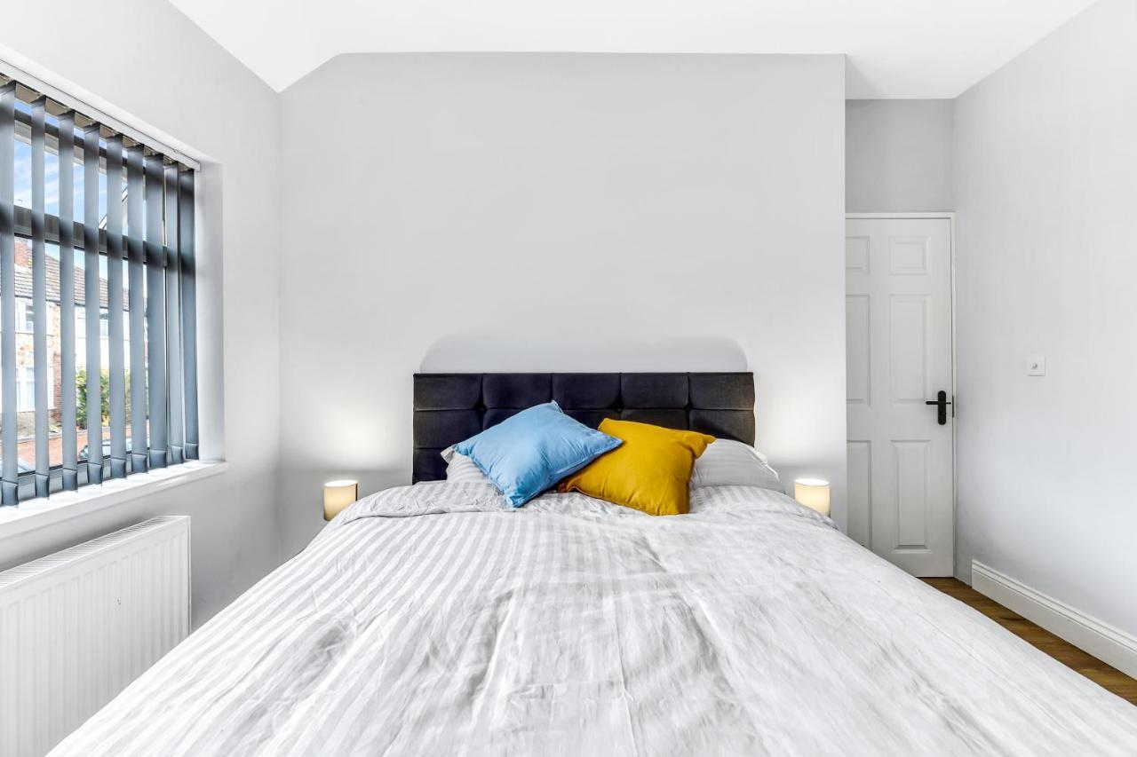 Superb 2 Bedroom Flat Le2, Sleeps Up To 5