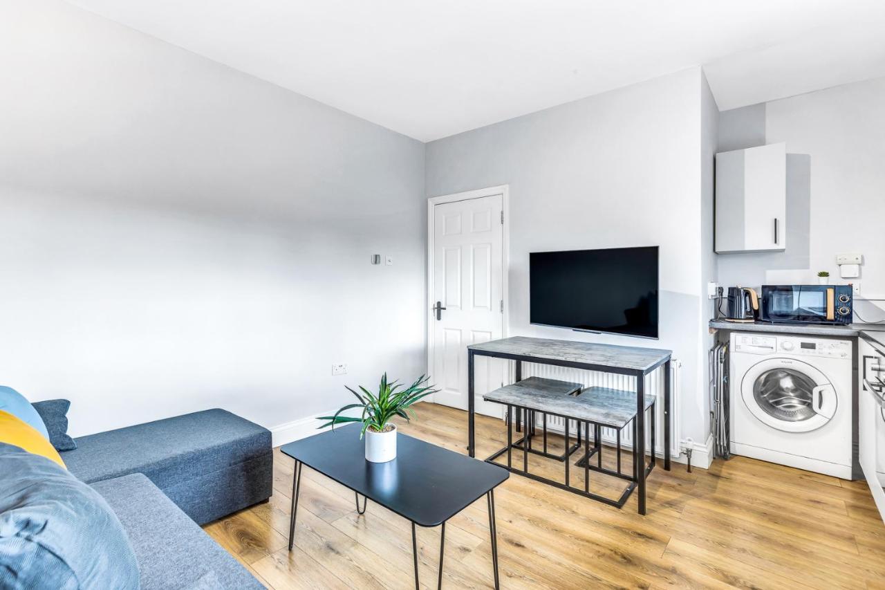 Superb 2 Bedroom Flat Le2, Sleeps Up To 5