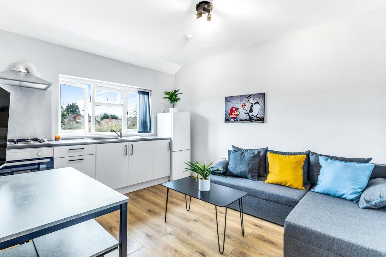 Apartment Superb 2 Bedroom Flat Le2, Sleeps Up To 5 *