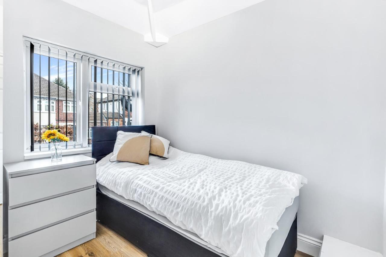 Superb 2 Bedroom Flat Le2, Sleeps Up To 5 * Leicester