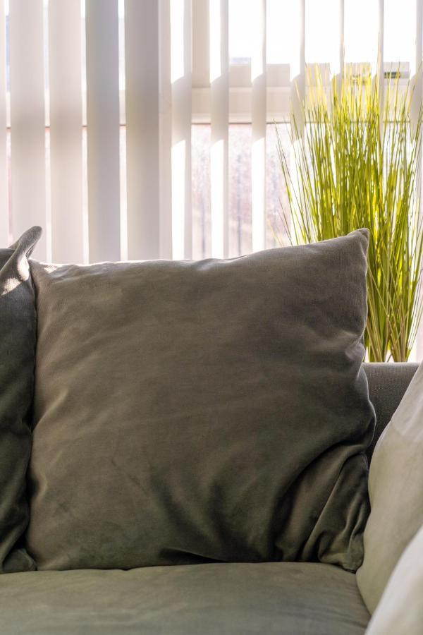 - - Sleeps 2 - 97ws * Leicester