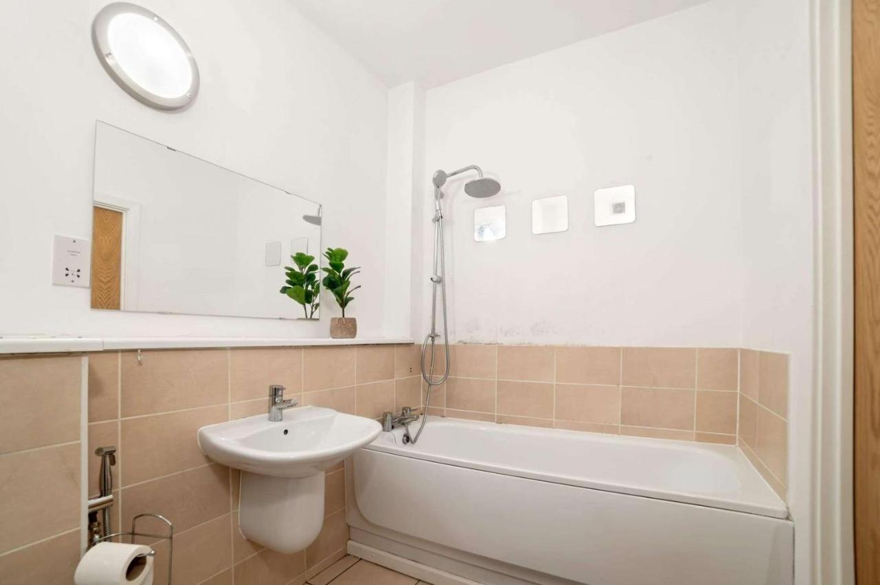 Spacious City Centre W/ Free Valet Parking Apartment Leicester