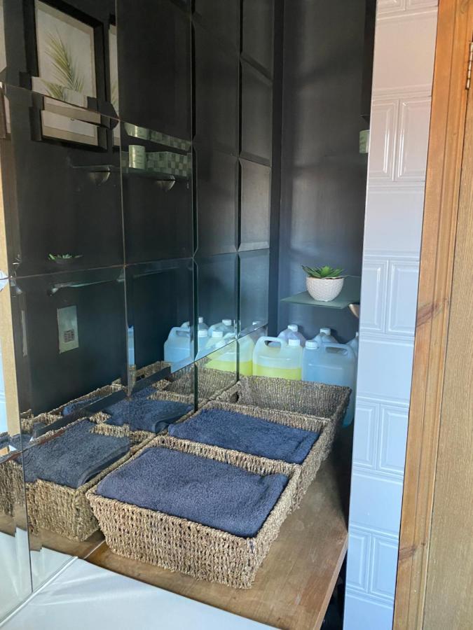 The Garden Sleeps Up To 5 Groups Families And Pets Welcome *