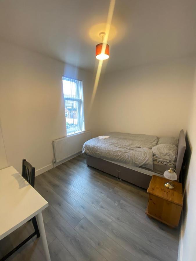 Luxury Fully Furnished Bedrooms Guest house *