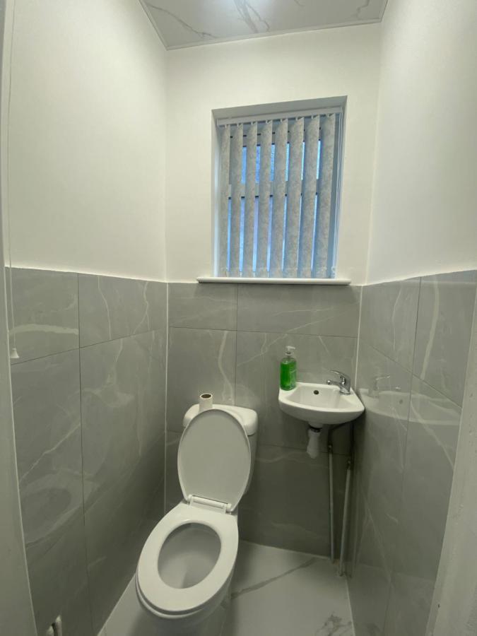 Luxury Fully Furnished Bedrooms Guest house Leicester