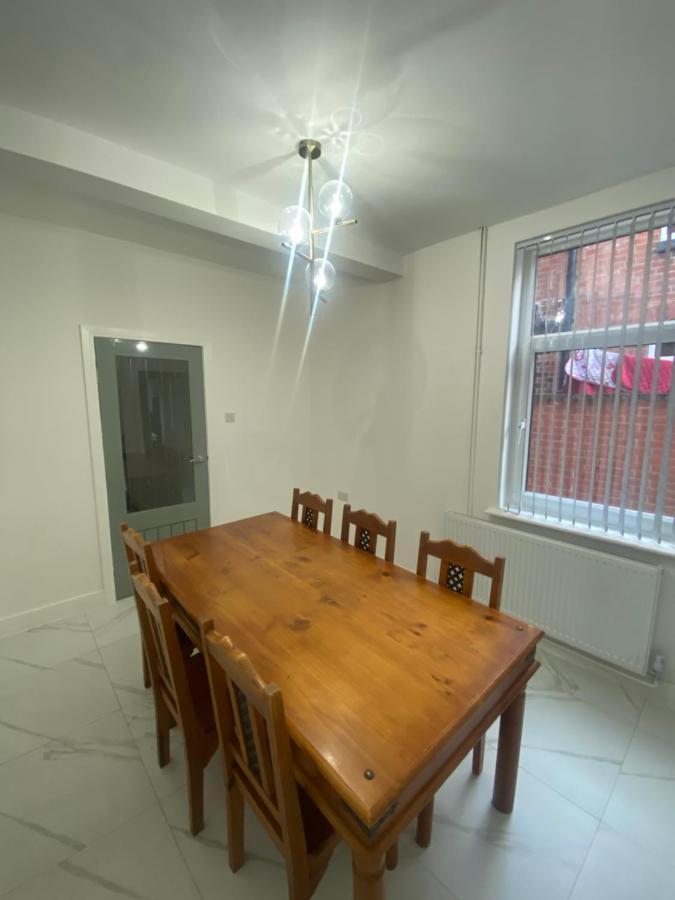 Luxury Fully Furnished Bedrooms Guest house *