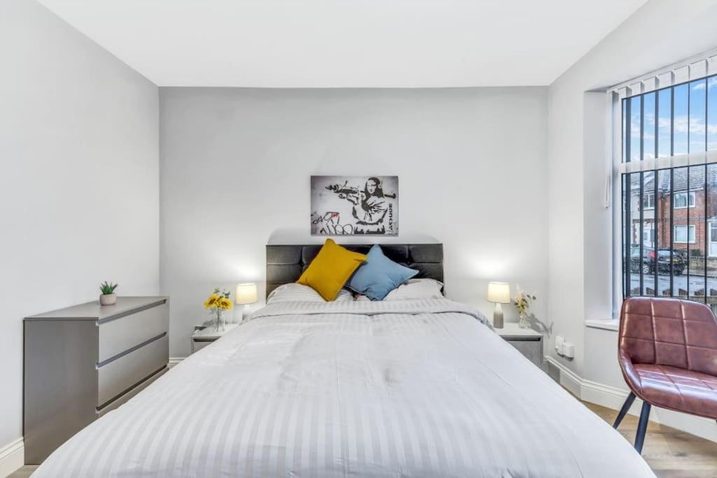 Amazing 2 Bedroom , Ground Floor ,garden ,free Wi-fi , Free Parking ,sleeps Up To 6 Apartment Leicester