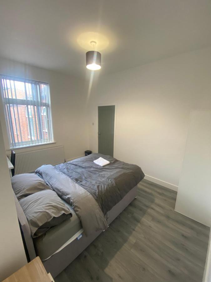 Luxury Fully Furnished Bedrooms *