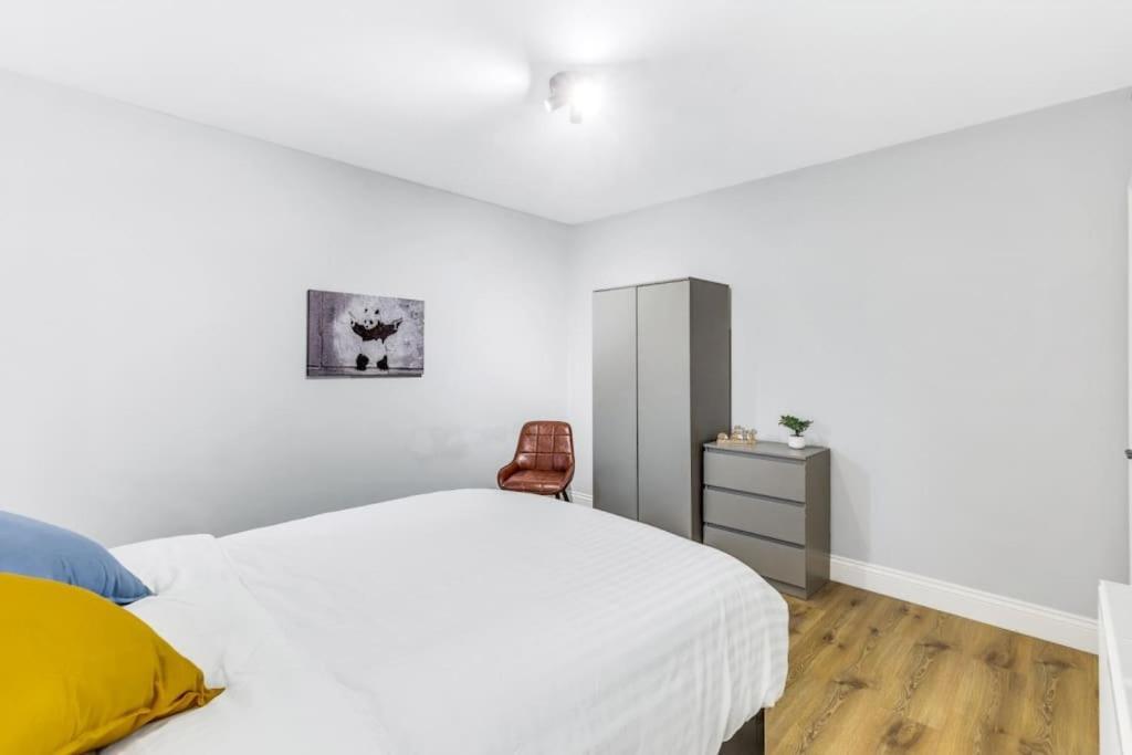 Amazing 2 Bedroom , Ground Floor ,garden ,free Wi-fi , Free Parking ,sleeps Up To 6 Leicester