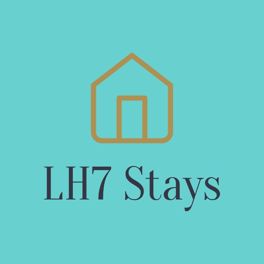 Roomy 4-bed Retreat For 8, Free Parking Included Apartment