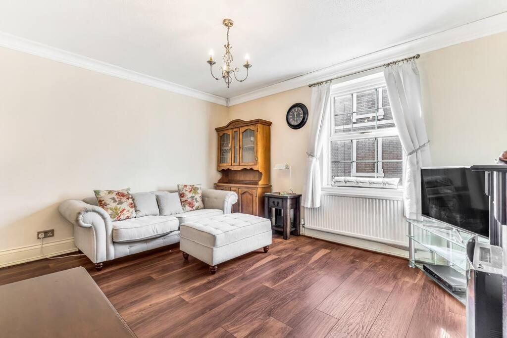 2 Bedroom Duplex * Leicester