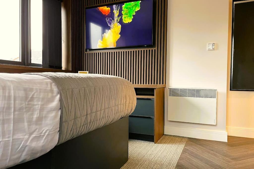 Unwind In Style, One-bedroom Haven 2c Close To Dmu Apartment