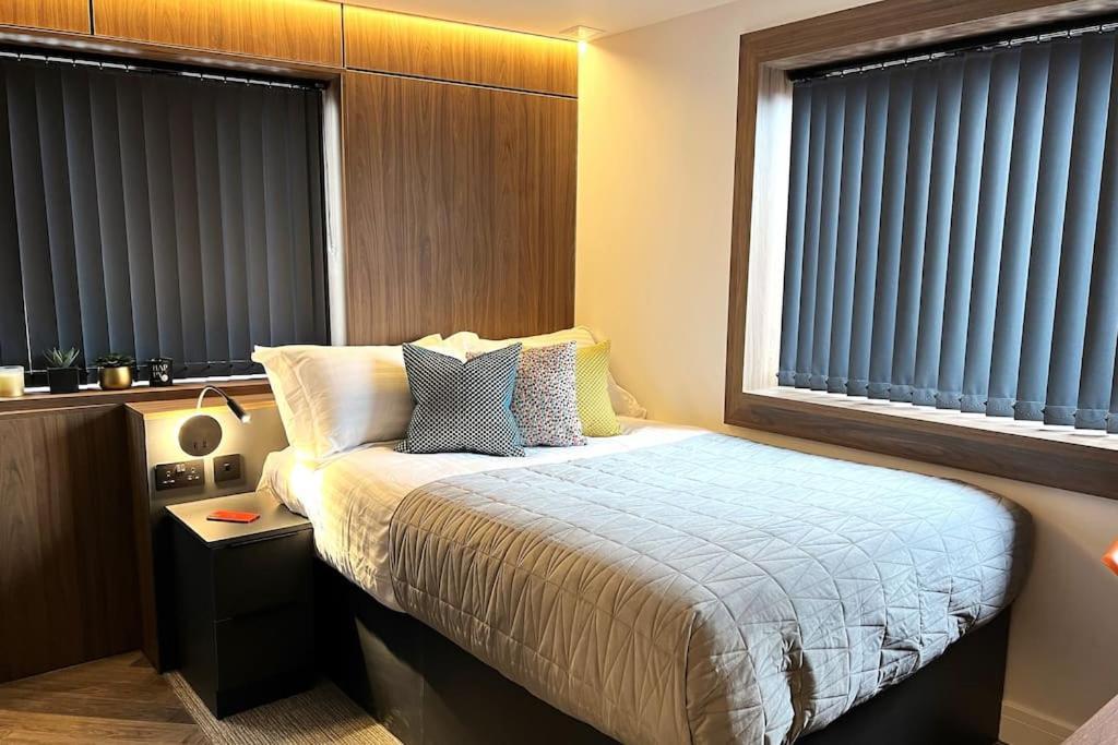 Unwind In Style, One-bedroom Haven 2c Close To Dmu Apartment