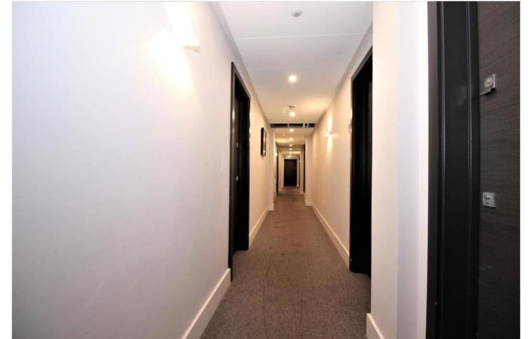 Rent Luxuri - Luxury 2 Bed Apartment