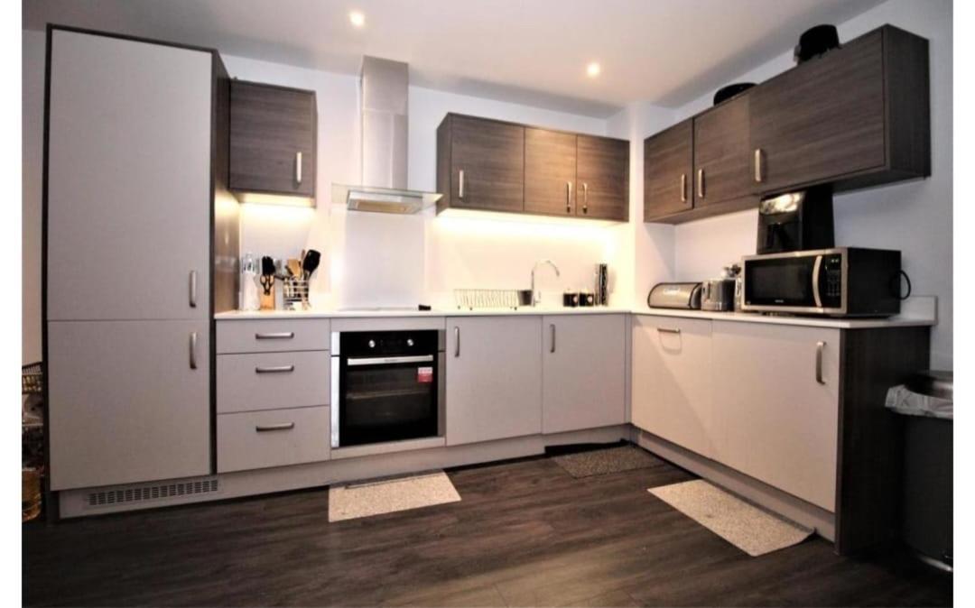 Rent Luxuri - Luxury 2 Bed * Leicester