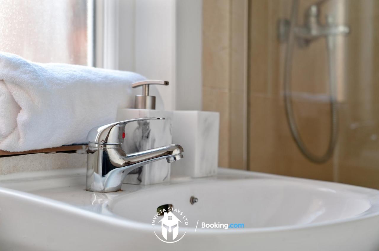 Monthly Deals L Elegant 3-bed For 7 In City Centre L Board Games, Free Wifi & Parking Apartment Leicester