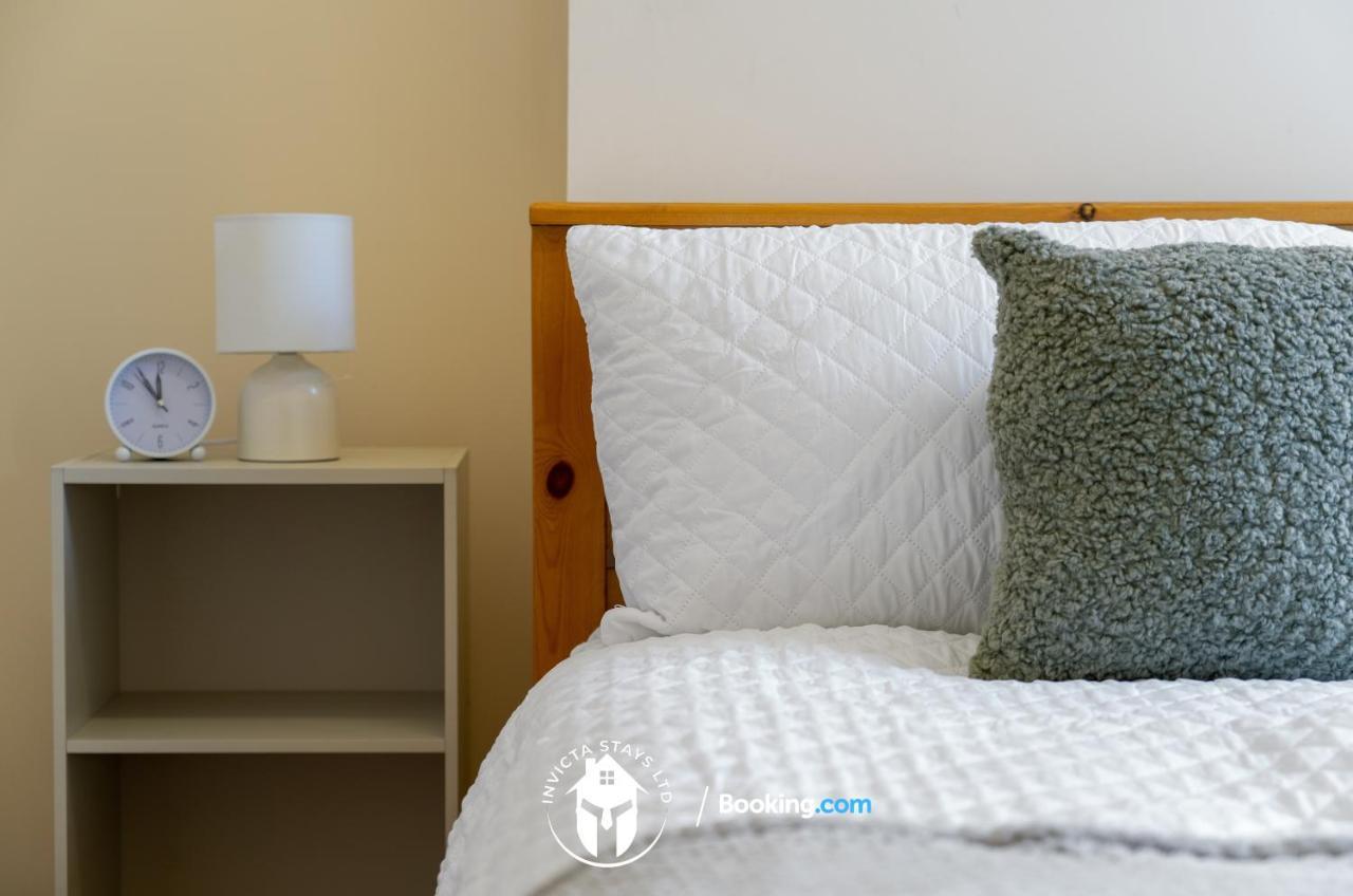 Apartment Monthly Deals L Elegant 3-bed For 7 In City Centre L Board Games, Free Wifi & Parking *