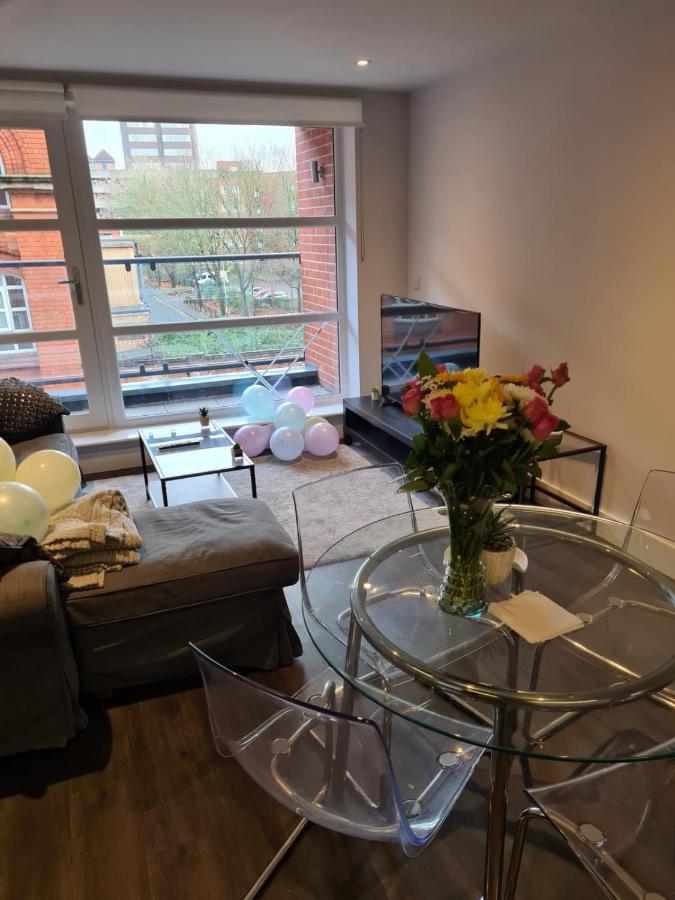 Rent Luxuri - Luxury 2 Bed Apartment *