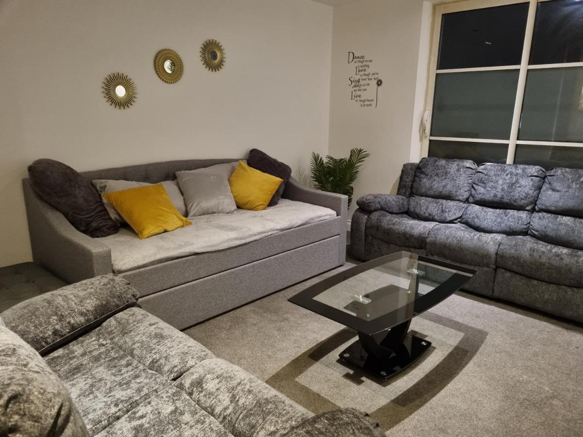 Apartment Deluxe Sleeps Up To 6