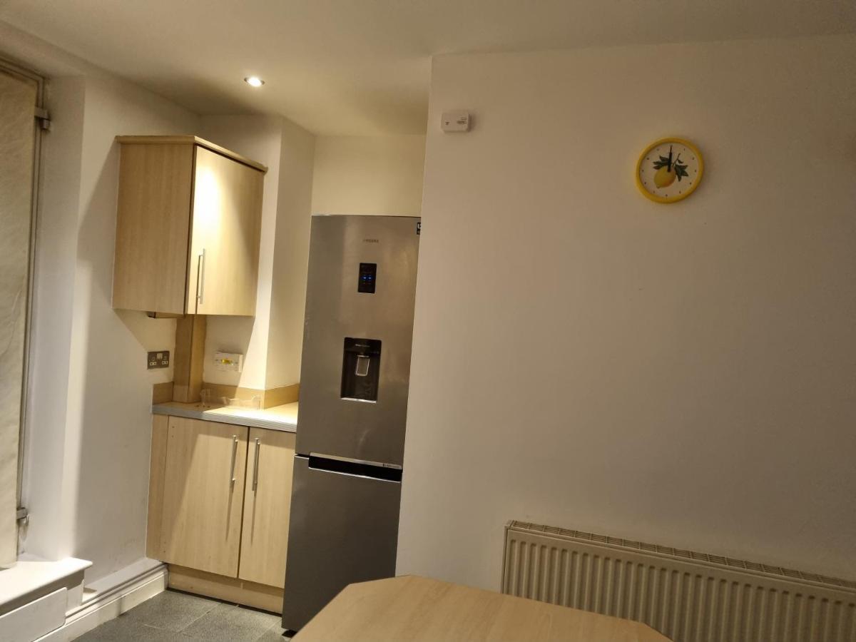Apartment Deluxe Sleeps Up To 6 Leicester
