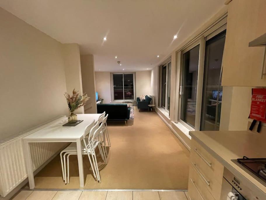 Centre Free Parking And Wifi Sleeps 6 Apartment Leicester