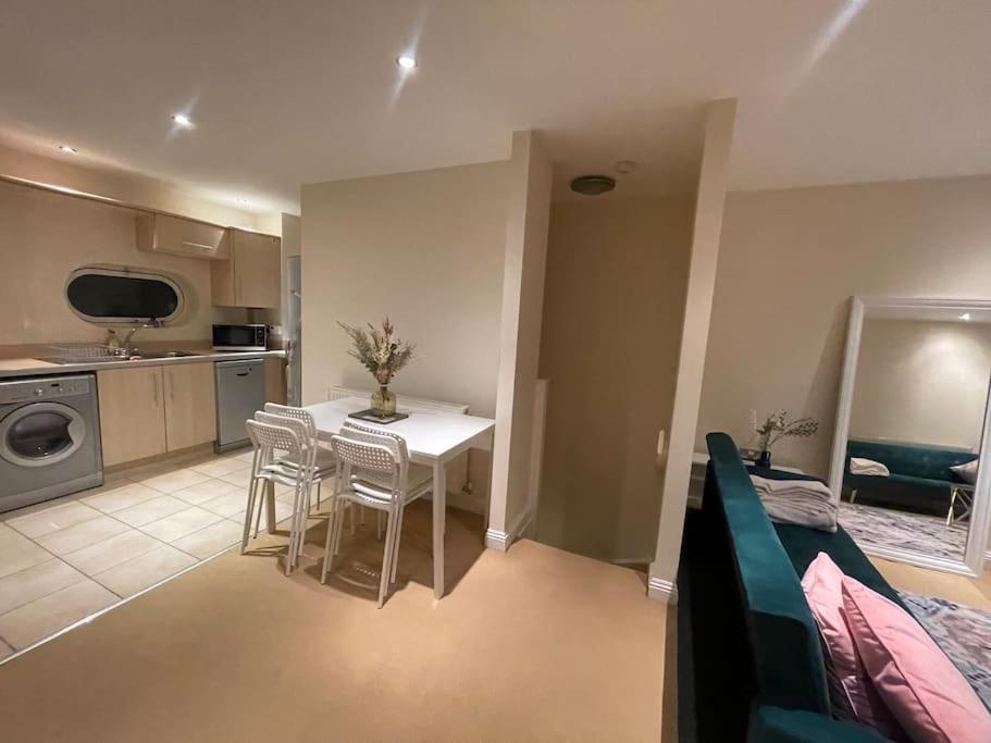 Centre Free Parking And Wifi Sleeps 6 * Leicester
