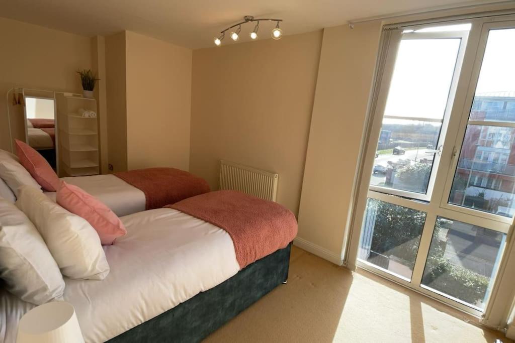 Centre Free Parking And Wifi Sleeps 6 Apartment *