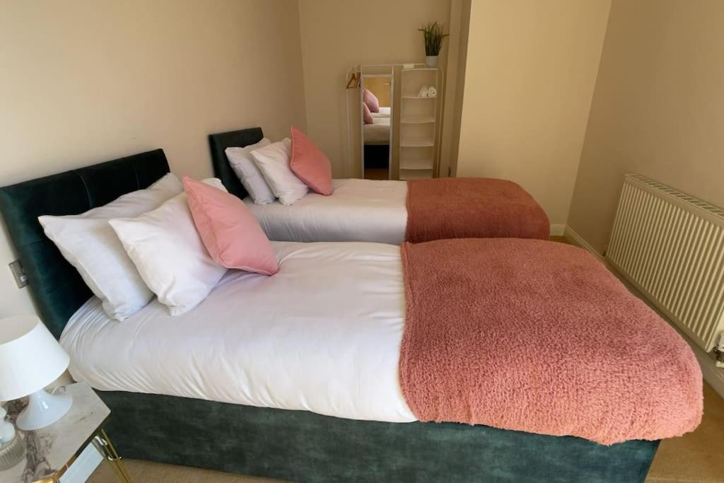 Apartment Centre Free Parking And Wifi Sleeps 6 Leicester
