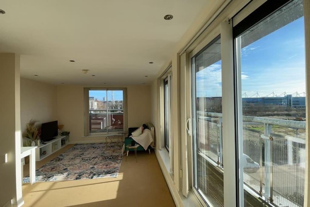 Apartment Centre Free Parking And Wifi Sleeps 6 Leicester