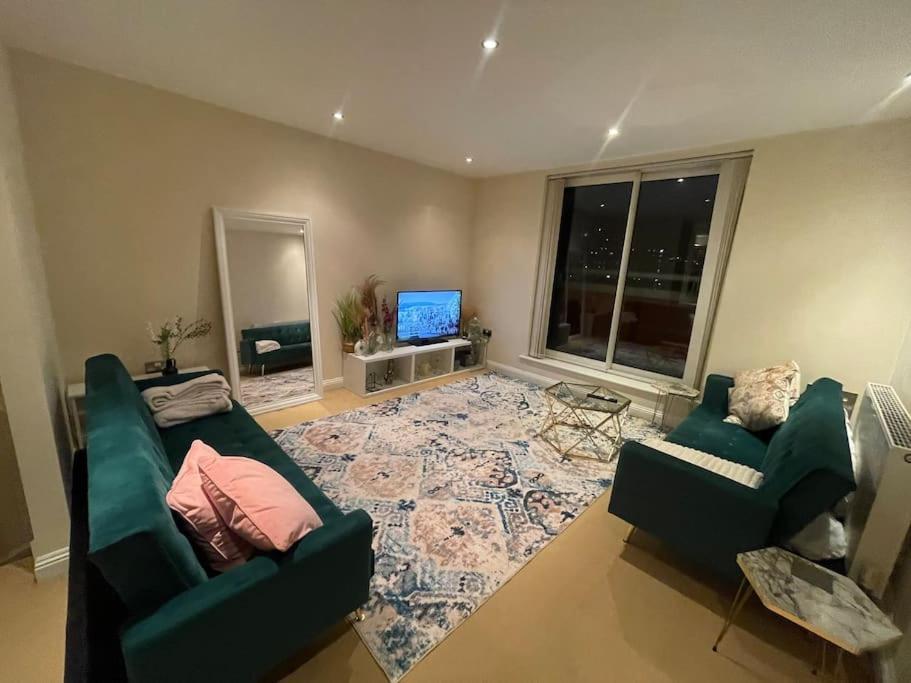 Centre Free Parking And Wifi Sleeps 6