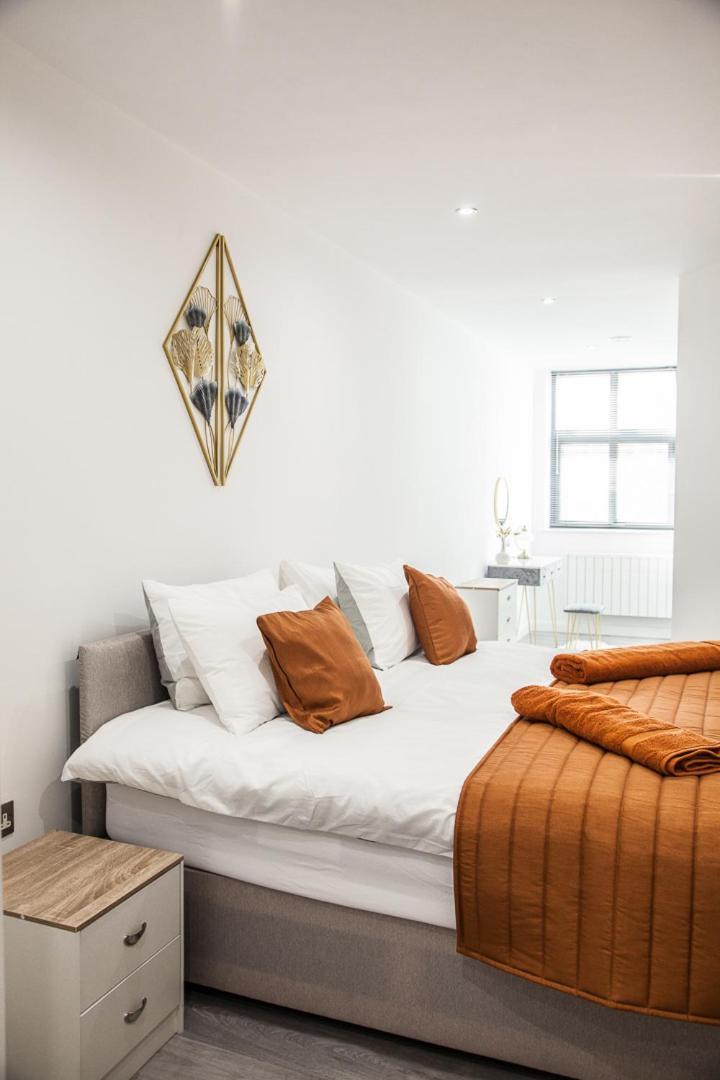 Cityscape 2-br - Leicester's Premier Urban Retreat Apartment *