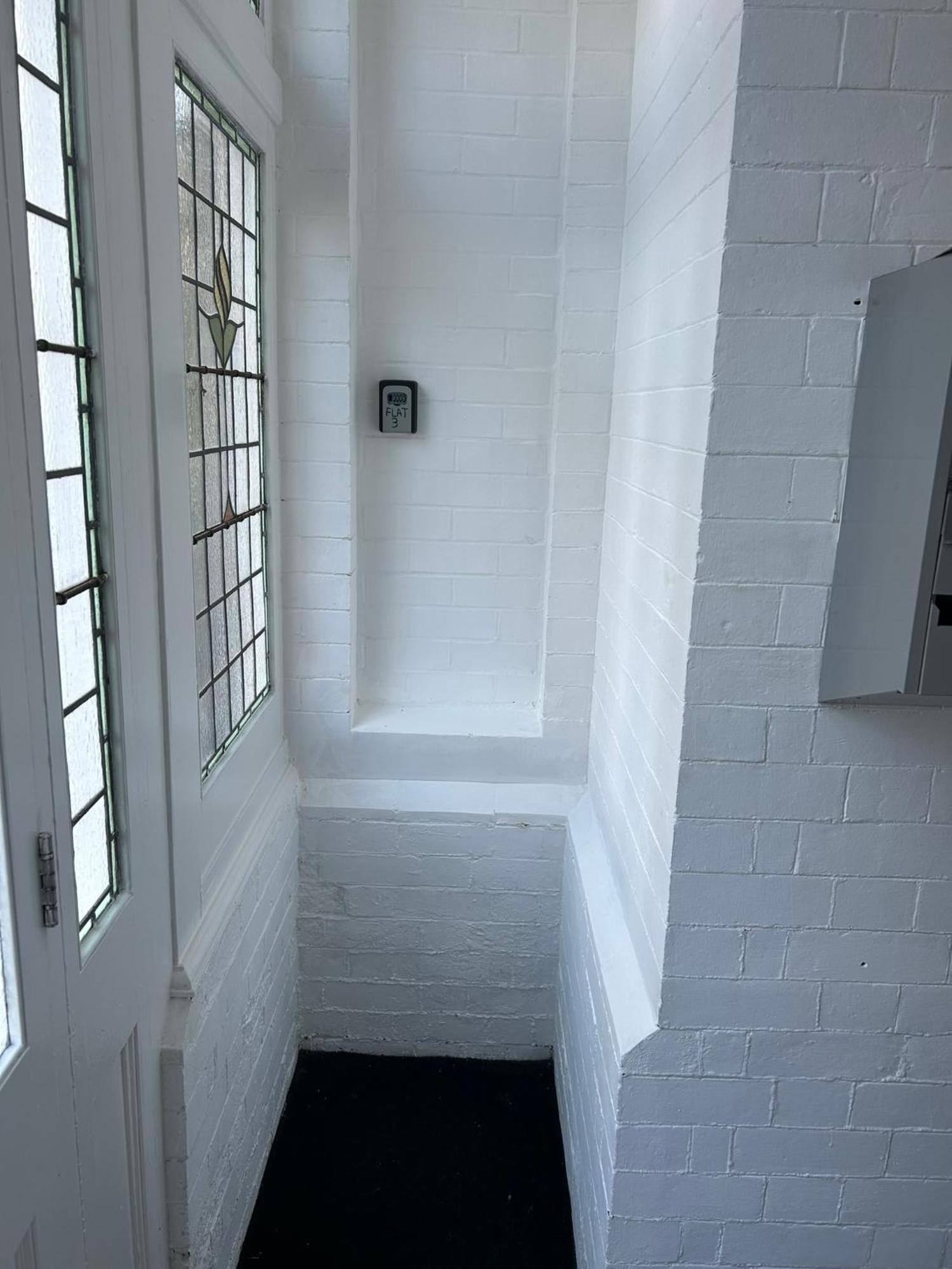 Apartment 1 Bedroom Flat With Parking *