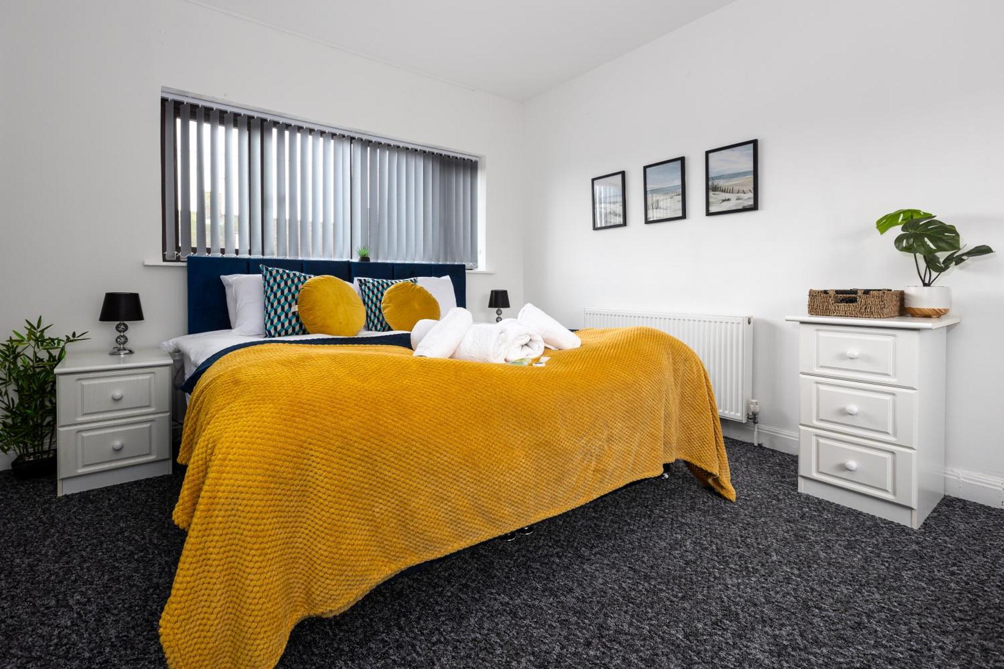 Tetuan House - Syster - Work -family - Groups Le3 Leicester