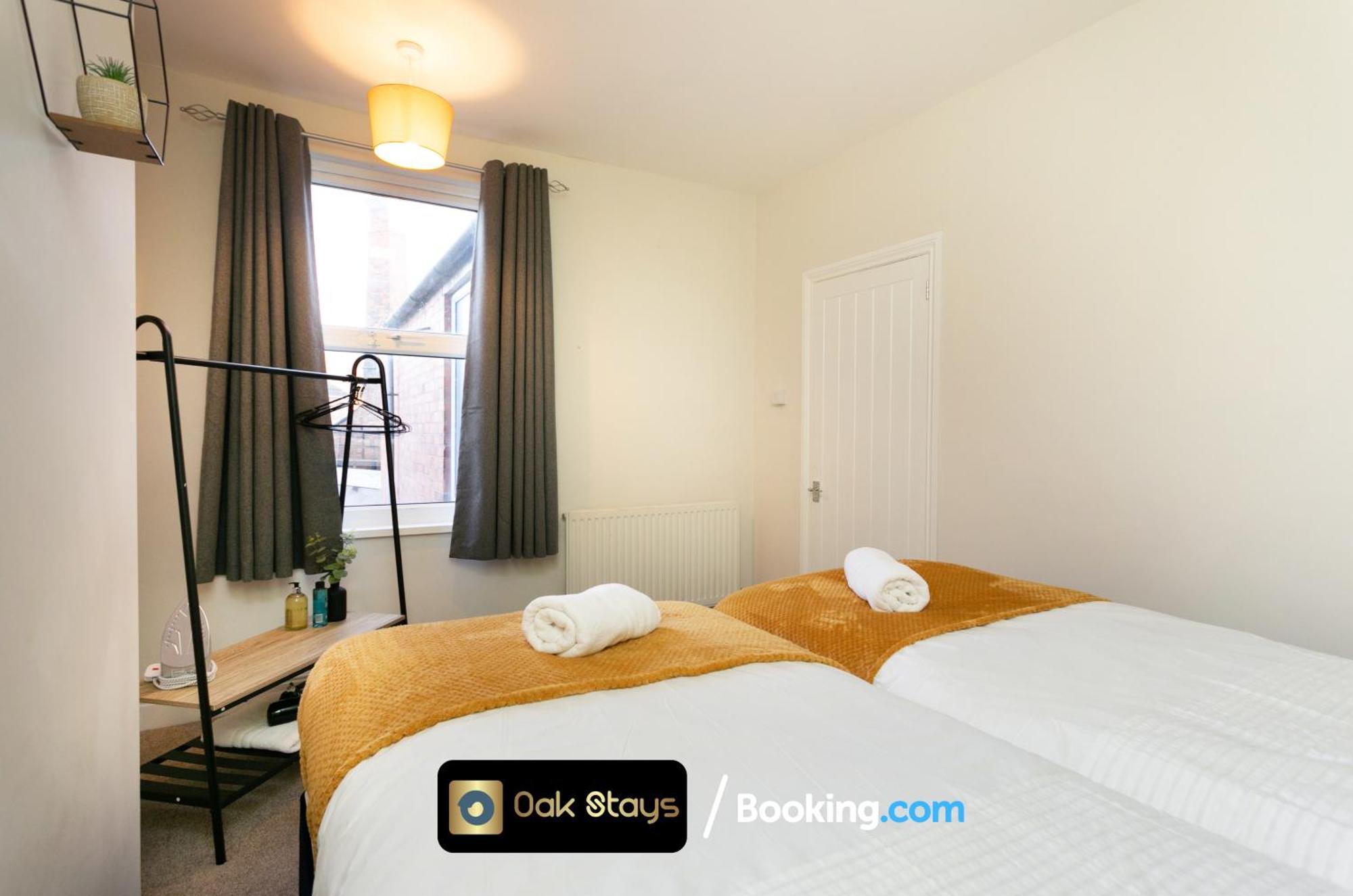 Exclusive Deals L Monthly Escapes L Fosse Road North L Oak Short Lets & Serviced - Free Wifi Available Apartment Leicester
