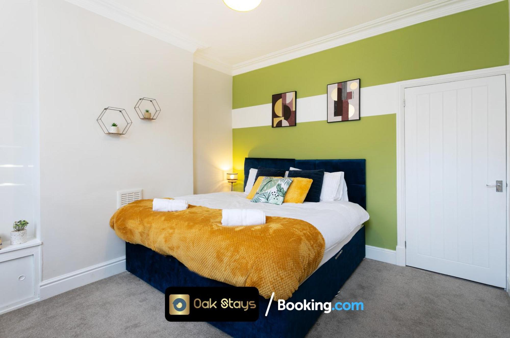 Exclusive Deals L Monthly Escapes L Fosse Road North L Oak Short Lets & Serviced - Free Wifi Available Apartment *