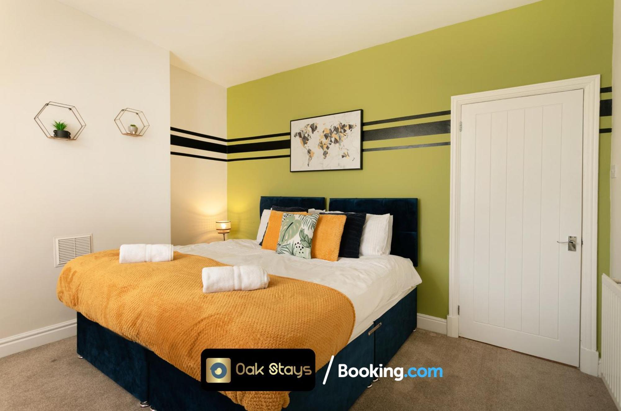 Exclusive Deals L Monthly Escapes L Fosse Road North L Oak Short Lets & Serviced - Free Wifi Available Apartment