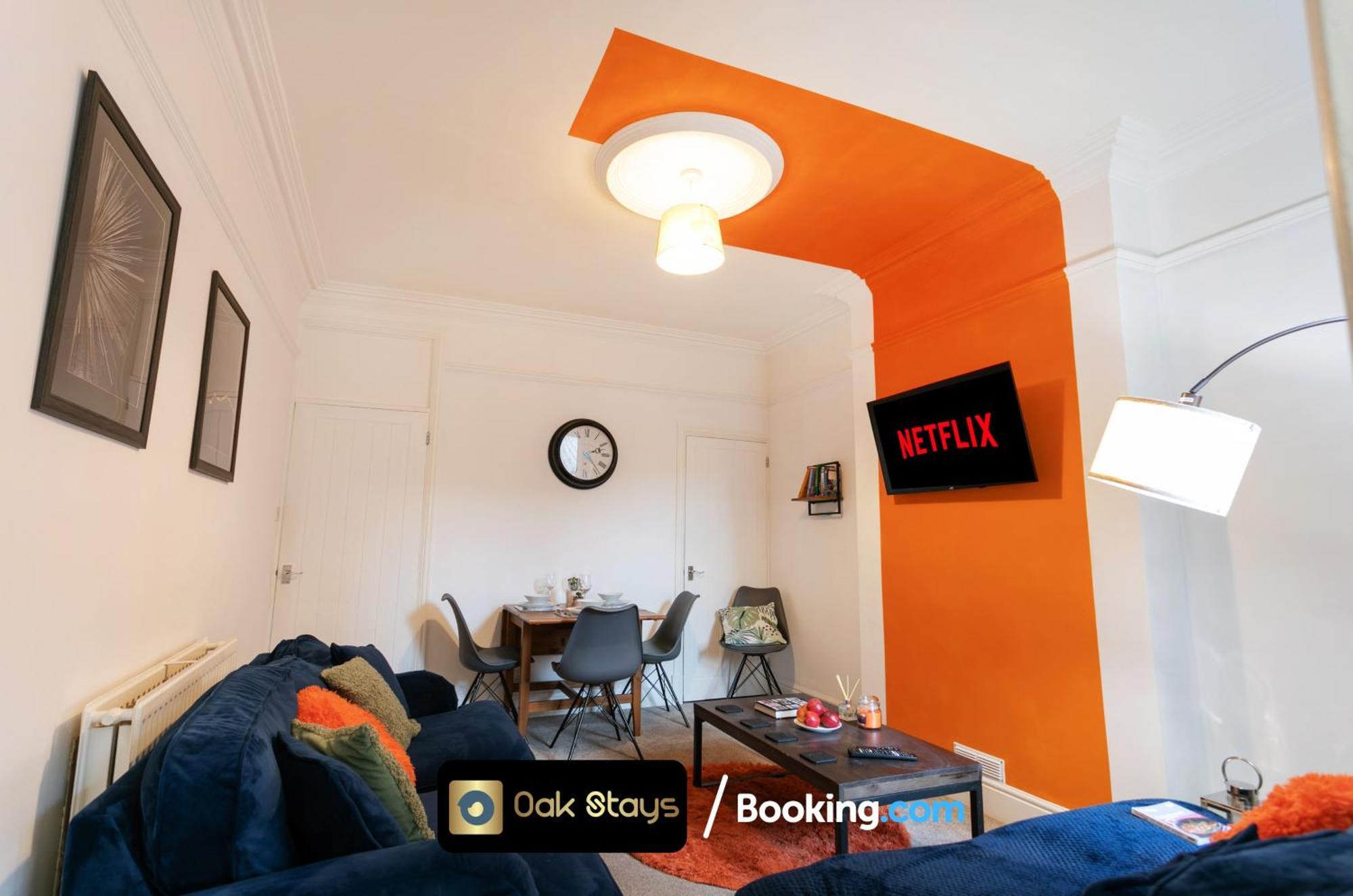 Exclusive Deals L Monthly Escapes L Fosse Road North L Oak Short Lets & Serviced - Free Wifi Available *