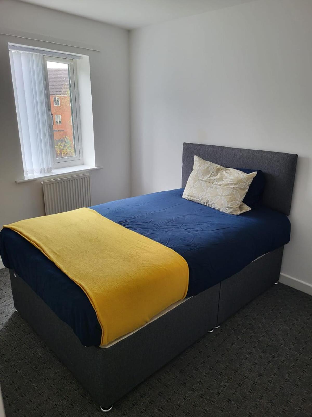 Larchmont House * Leicester