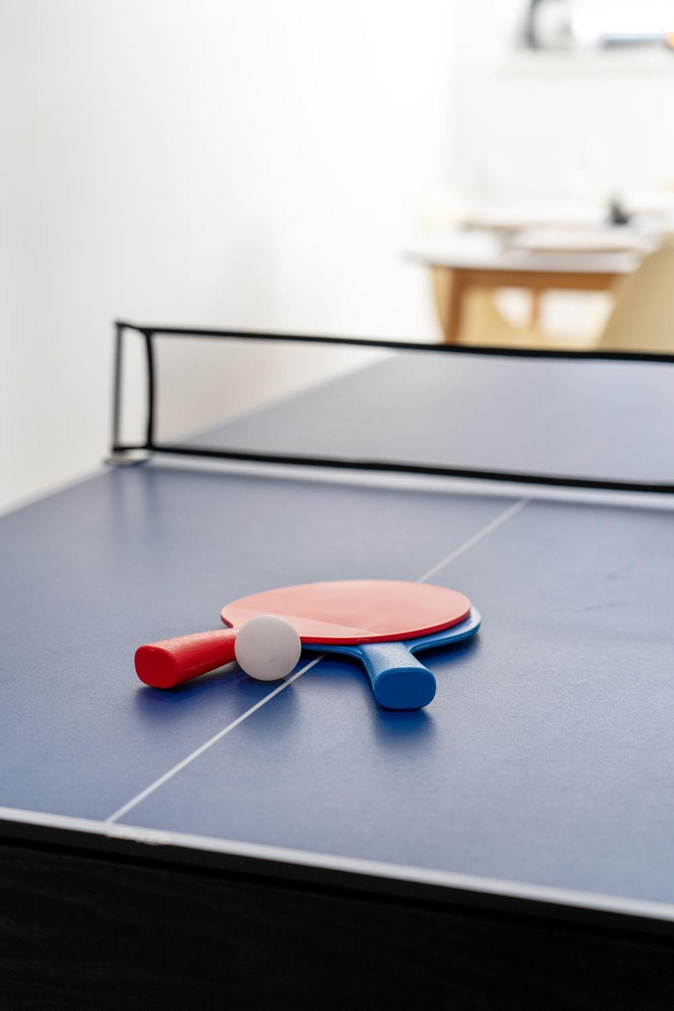 Last-minute Specials L Modern Flat With Pool Table L Sleeps 5 L By Zen Nights Short Lets & Serviced *
